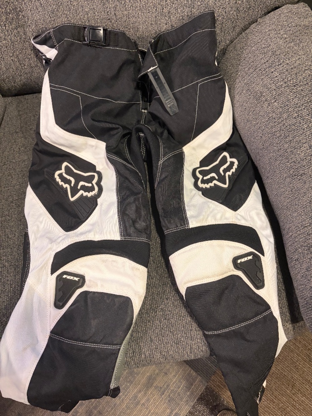 Size 12/14 28 fox racing bottoms